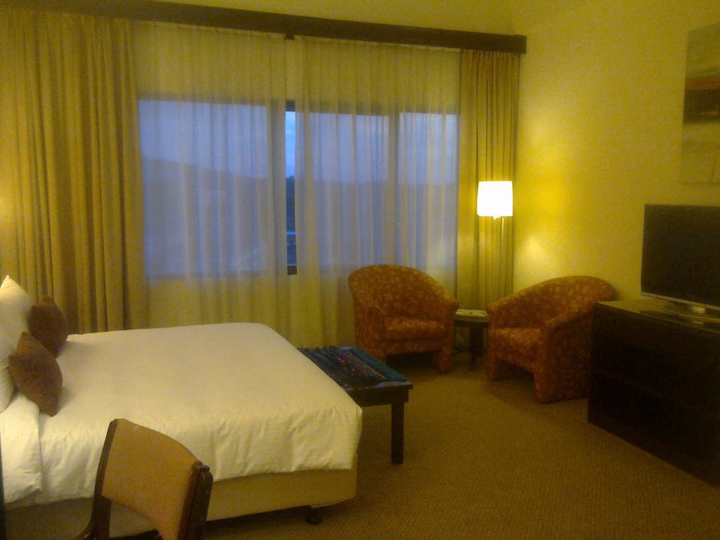 Rhr Hotel At Uniten Kajang Quarto foto