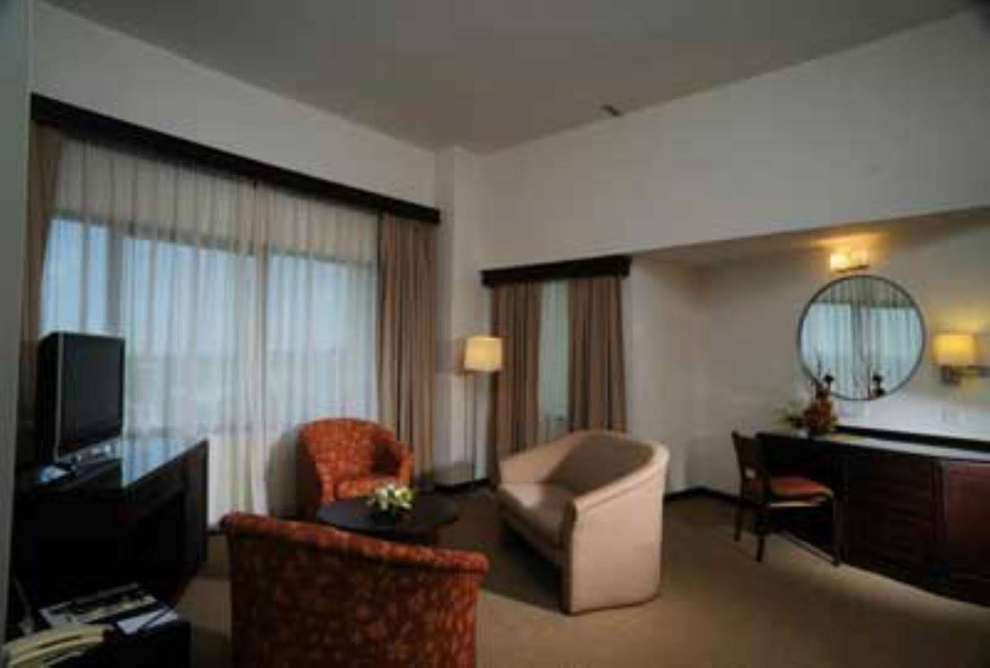 Rhr Hotel At Uniten Kajang Exterior foto